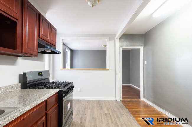 354 Bergen Ave in Jersey City, NJ - Building Photo - Building Photo