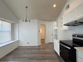 10207 Raven Field Dr in San Antonio, TX - Building Photo - Building Photo