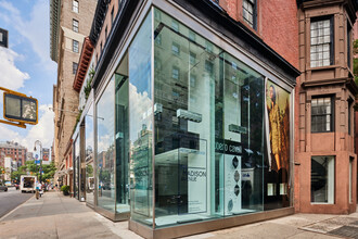 717 Madison Avenue in New York, NY - Building Photo - Building Photo