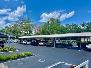 340 Horse Creek Dr in Naples, FL - Building Photo - Building Photo