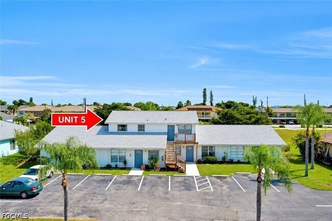 property at 4705 SE 4th Pl