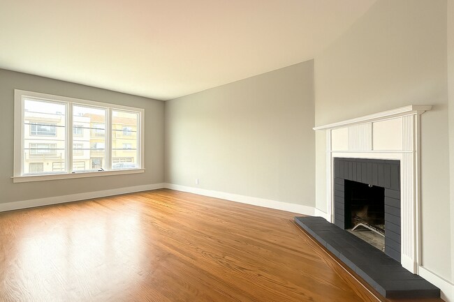 1435-1437-1437 19th Ave