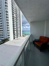 1904 S Ocean Dr in Hallandale Beach, FL - Building Photo - Building Photo