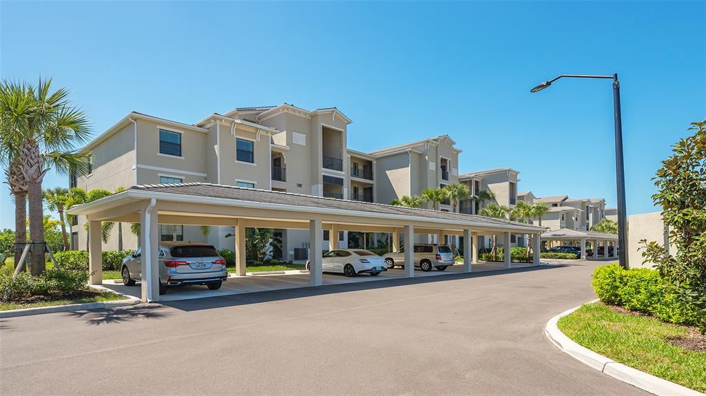 17902 Gawthrop Dr in Bradenton, FL - Foto de edificio