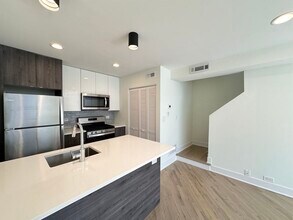 957 W Grace St in Chicago, IL - Building Photo - Building Photo