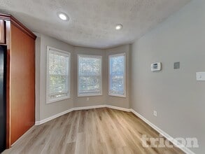 930 Willow Hollow Dr in Dacula, GA - Building Photo - Building Photo