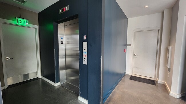 454 Harvard St, Unit 206 in Brookline, MA - Building Photo - Building Photo