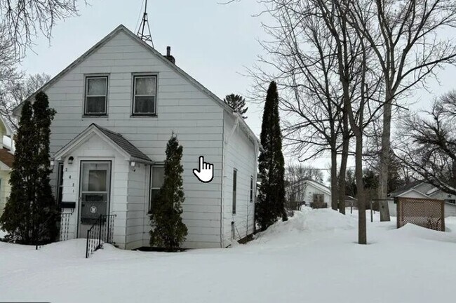 241 E Ronning Ave in Appleton, MN - Foto de edificio - Building Photo