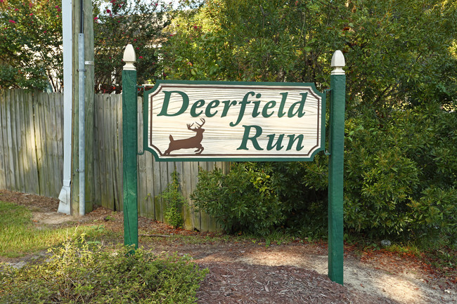 Deerfield Run Apartments in Florence, SC - Foto de edificio - Building Photo