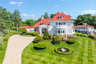 4 Yosemite Valley Rd in Westerly, RI - Building Photo - Building Photo