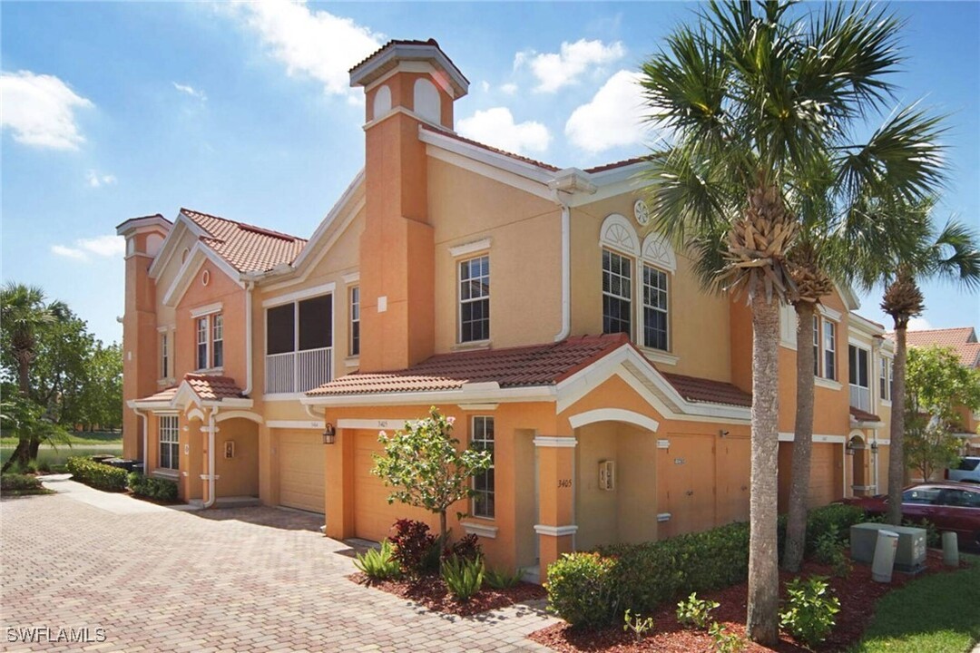 1757 Concordia Lake Cir in Cape Coral, FL - Building Photo