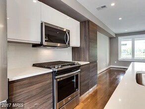 1335 Childress St NE in Washington, DC - Foto de edificio - Building Photo