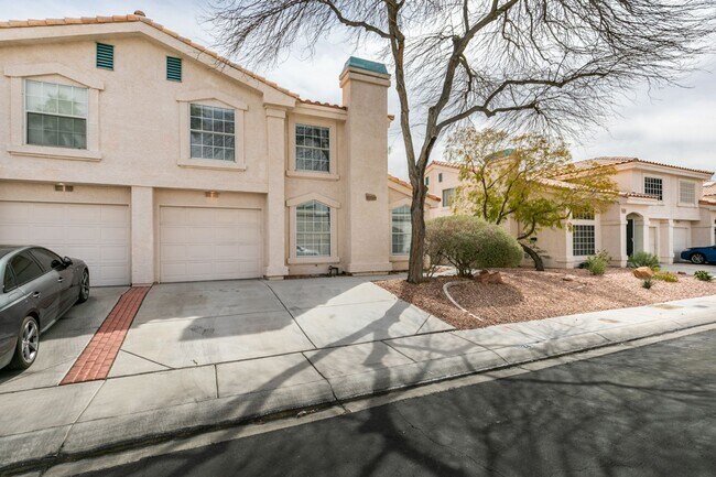 1024 Sun wood Dr in Las Vegas, NV - Building Photo - Building Photo