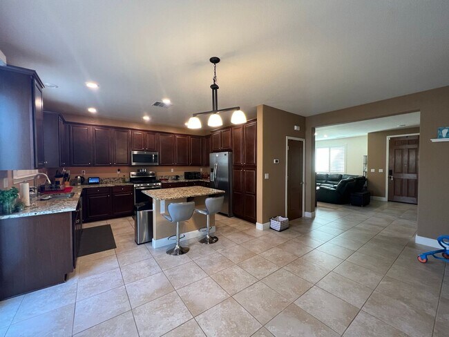 7047 Woodward Rd in Sparks, NV - Building Photo - Building Photo