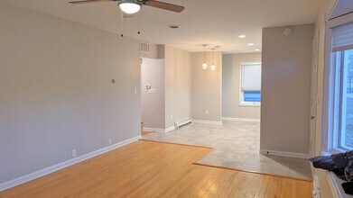 5354 N Lydell Ave in Whitefish Bay, WI - Building Photo - Building Photo