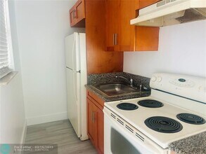 844 NW 3rd Ave in Fort Lauderdale, FL - Building Photo - Building Photo