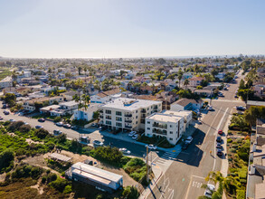 Crown Point View in San Diego, CA - Building Photo - Building Photo