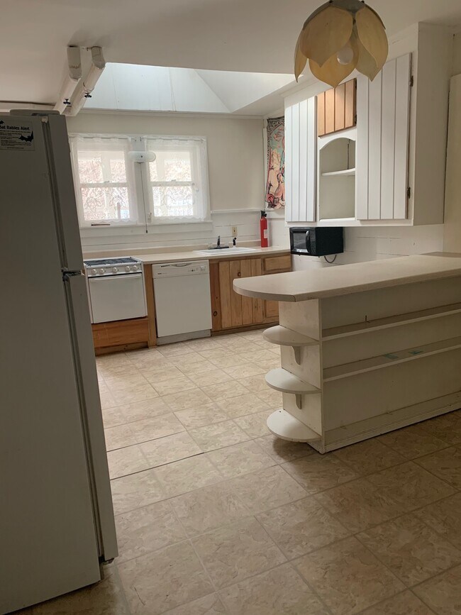 5576 NY-23, Unit ground floor in Windham, NY - Foto de edificio - Building Photo