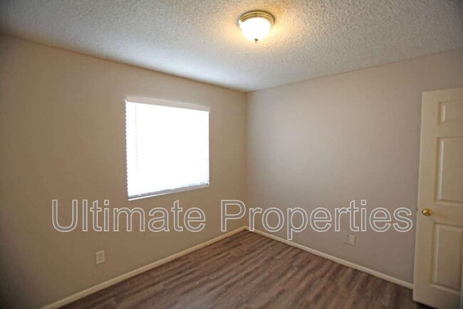 1547 W Kerry Ln in Phoenix, AZ - Building Photo - Building Photo