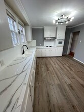 656 Beauregard St, Unit Large Downstairs in Baton Rouge, LA - Building Photo - Building Photo