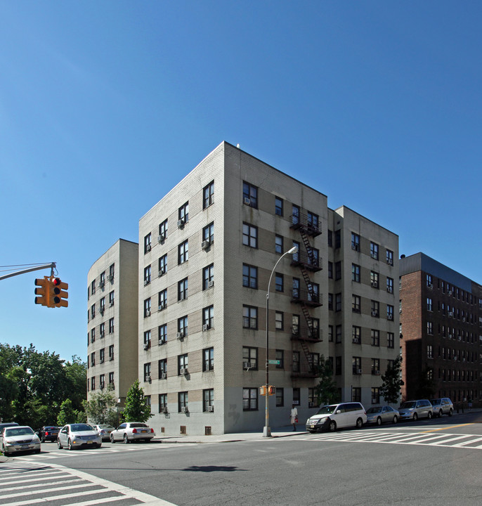 142-148 Laurel Hill Ter in New York, NY - Building Photo