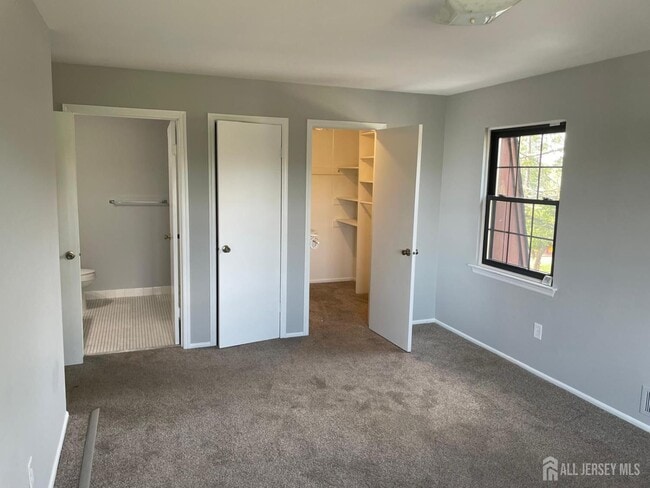 property at 118 Keystone Ct