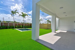 3900 SW 137th Ct in Miami, FL - Foto de edificio - Building Photo