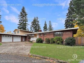 422 145th Ave NE in Bellevue, WA - Building Photo
