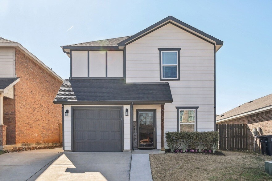 6165 River Pointe Dr in Fort Worth, TX - Building Photo