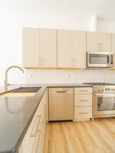 428 Penn Ave, Unit 1 in West Reading, PA - Building Photo - Building Photo