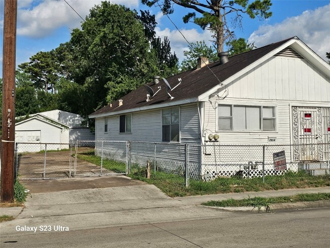 property at 7914 Lockwood Dr