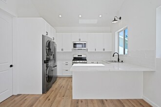 5044 1/2 Hartwick St in Los Angeles, CA - Building Photo - Building Photo