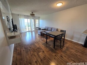 3075 Ala Poha Pl in Honolulu, HI - Building Photo - Building Photo