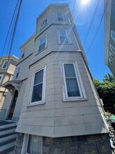 11 Belmont Sq, Unit 1 in Somerville, MA - Building Photo - Building Photo