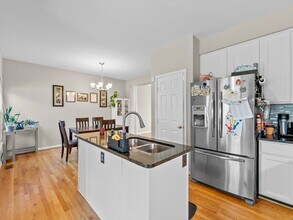 20551 Ashley Terrace in Sterling, VA - Foto de edificio - Building Photo