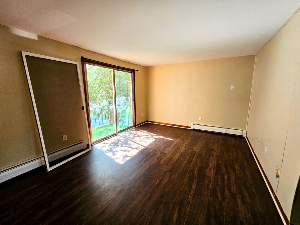 358 Robert Dr in North Tonawanda, NY - Building Photo