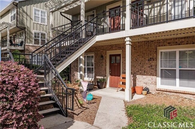 property at 660 Barnett Shoals Rd