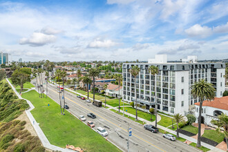 The Versailles in Long Beach, CA - Building Photo - Building Photo