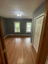 1 Millers Falls Rd, Unit 1 Millers Falls Road in Turners Falls, MA - Foto de edificio - Building Photo