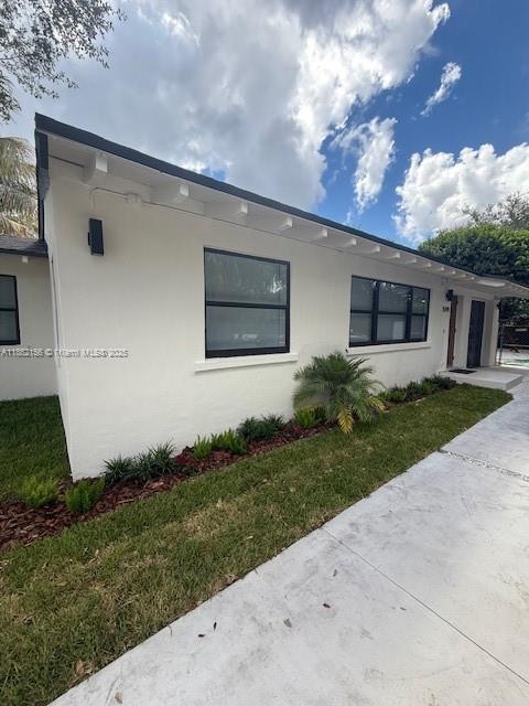 5191 SW 67th Ave in Miami, FL - Building Photo - Building Photo
