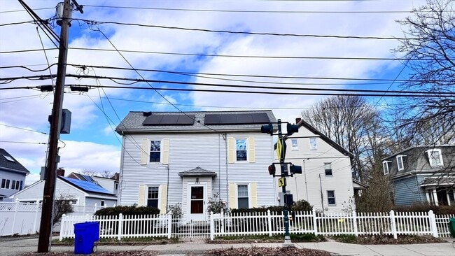 298 Langley Rd in Newton, MA - Building Photo - Building Photo