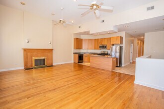 3710 N Halsted St in Chicago, IL - Building Photo - Building Photo