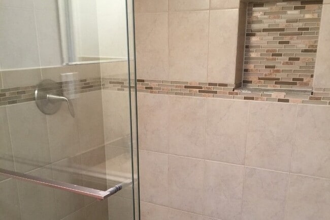259 Grace Ave, Unit 1 in Secaucus, NJ - Building Photo - Building Photo