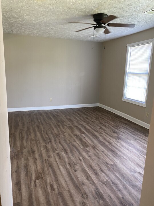 307 Belew St in Oak Grove, KY - Building Photo