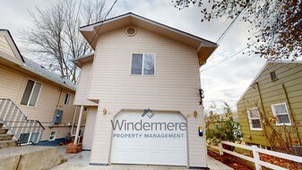 615 SE Birch Ave in College Place, WA - Building Photo