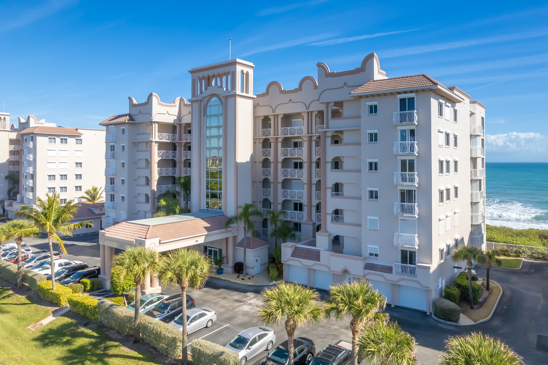 Somerset Oceanfront in Indian Harbour Beach, FL - Foto de edificio