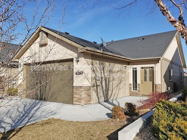 6260 N Maximus Pl in Meridian, ID - Building Photo - Building Photo