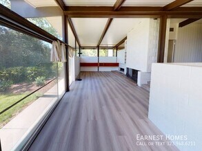 12400 Rochedale Ln in Los Angeles, CA - Building Photo - Building Photo