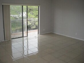 605 S Pine Island Rd in Plantation, FL - Foto de edificio - Building Photo