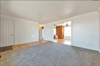 7007 Copperhill Dr in West Valley City, UT - Foto de edificio - Building Photo